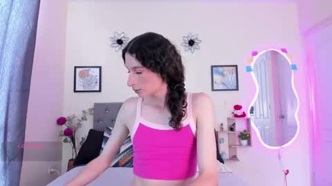 Snapshot of viioleta_cam chatting on November 2025 02:41:01 PM Violet online show from November 2025 02:41:01 PM