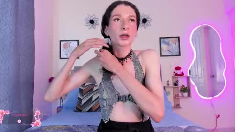 Snapshot of viioleta_cam chatting on November 2025 07:16:02 PM Violet online show from November 2025 07:16:02 PM