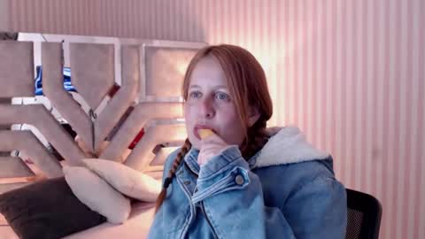 Violeta online show from January 2025 02:04:02 AM