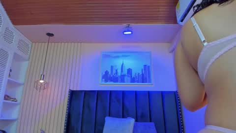 Viiolett online show from November 2025 09:47:01 PM