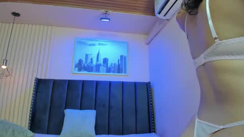 Viiolett online show from February 2026 07:43:01 PM