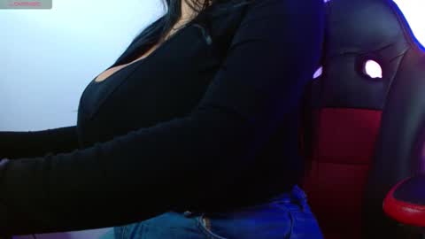 viioleta online show from February 2026 12:23:01 PM