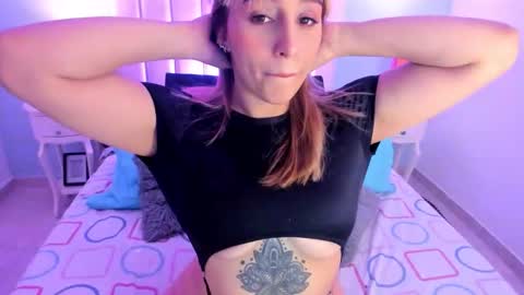 Snapshot of viiooleet chatting on October 2025 12:35:01 PM Violet online show from October 2025 12:35:01 PM