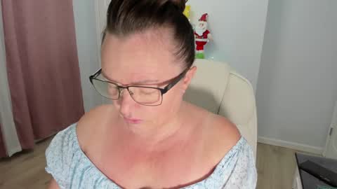 Snapshot of vika7333 chatting on December 2024 12:14:02 PM Ukrainian-woman online show from December 2024 12:14:02 PM