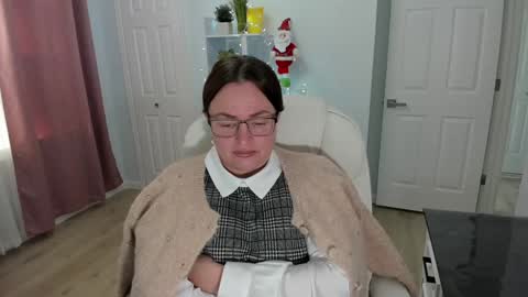 Snapshot of vika7333 chatting on December 2024 03:54:02 PM Ukrainian-woman online show from December 2024 03:54:02 PM