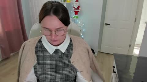 Snapshot of vika7333 chatting on December 2024 06:59:02 PM Ukrainian-woman online show from December 2024 06:59:02 PM