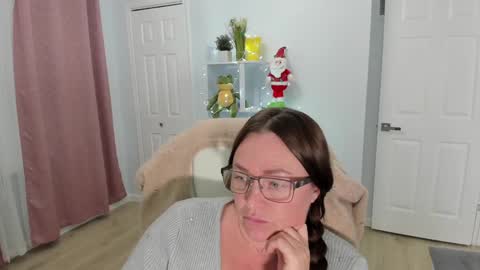 Snapshot of vika7333 chatting on December 2024 10:55:02 PM Ukrainian-woman online show from December 2024 10:55:02 PM