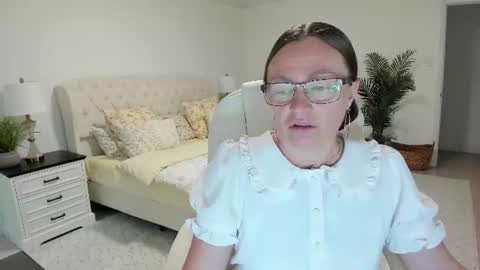 Snapshot of vika7333 chatting on June 2026 10:46:01 AM Ukrainian-woman online show from June 2026 10:46:01 AM