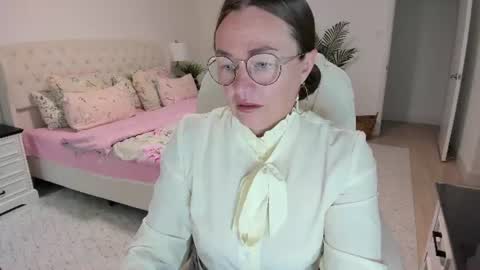 Snapshot of vika7333 chatting on July 2026 12:19:02 PM Ukrainian-woman online show from July 2026 12:19:02 PM