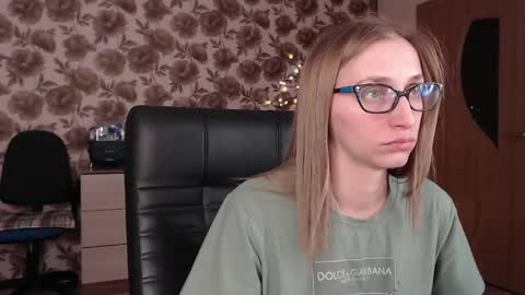 Snapshot of vikaericka chatting on January 2025 12:35:02 AM Vika online show from January 2025 12:35:02 AM