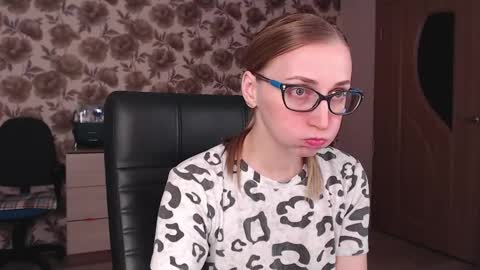 Snapshot of vikaericka chatting on January 2025 09:58:01 PM Vika online show from January 2025 09:58:01 PM