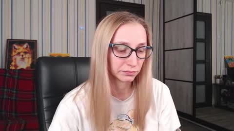 Vika online show from November 2025 08:30:01 PM