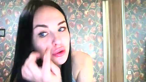 Snapshot of vikipop chatting on May 2026 03:07:01 PM vikipop online show from May 2026 03:07:01 PM
