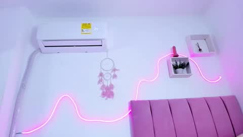 Snapshot of vikoparker chatting on November 2025 03:12:02 PM victoria online show from November 2025 03:12:02 PM