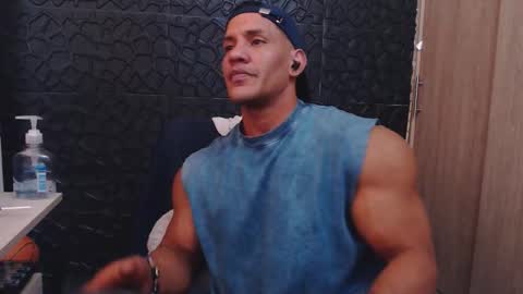 Viktor Herrera online show from December 2025 04:56:01 PM