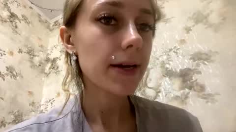 Snapshot of viktoria9898 chatting on May 2026 12:07:01 AM Sweett online show from May 2026 12:07:01 AM