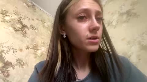Snapshot of viktoria9898 chatting on May 2026 02:50:01 AM Sweett online show from May 2026 02:50:01 AM
