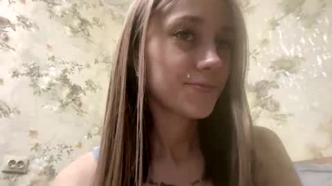 Snapshot of viktoria9898 chatting on May 2026 01:46:01 AM Sweett online show from May 2026 01:46:01 AM