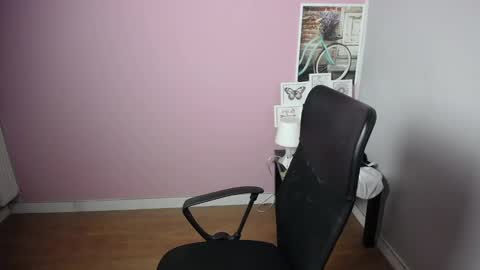 Snapshot of viktoria_lovely chatting on December 2024 05:17:01 AM viktoria_lovely online show from December 2024 05:17:01 AM