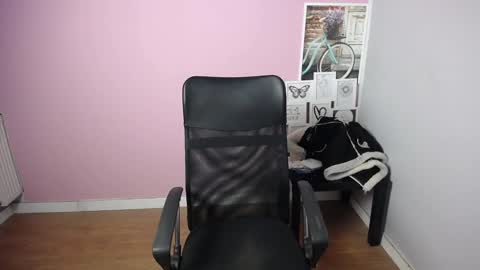 Snapshot of viktoria_lovely chatting on February 2025 06:09:01 AM viktoria_lovely online show from February 2025 06:09:01 AM