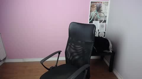 Snapshot of viktoria_lovely chatting on February 2025 06:40:02 AM viktoria_lovely online show from February 2025 06:40:02 AM