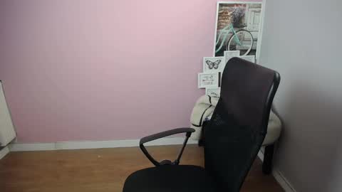 Snapshot of viktoria_lovely chatting on February 2025 12:48:01 PM viktoria_lovely online show from February 2025 12:48:01 PM