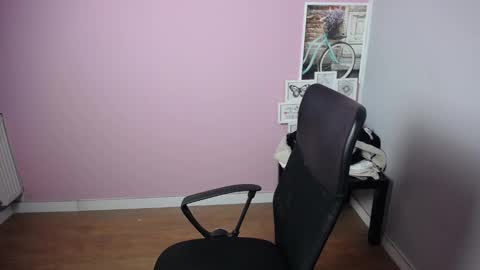 Snapshot of viktoria_lovely chatting on February 2025 06:20:01 AM viktoria_lovely online show from February 2025 06:20:01 AM