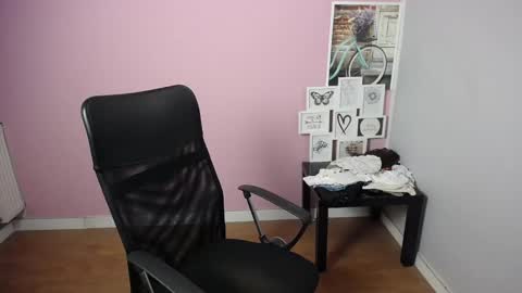 Snapshot of viktoria_lovely chatting on February 2025 09:30:02 AM viktoria_lovely online show from February 2025 09:30:02 AM