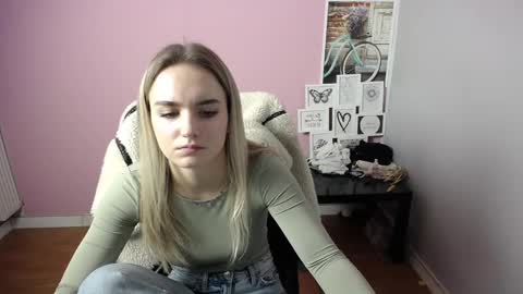 Snapshot of viktoria_lovely chatting on February 2025 11:20:01 AM viktoria_lovely online show from February 2025 11:20:01 AM