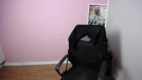 Snapshot of viktoria_lovely chatting on March 2025 06:21:01 AM viktoria_lovely online show from March 2025 06:21:01 AM