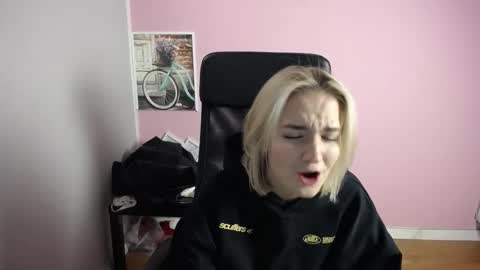 Snapshot of viktoria_lovely chatting on March 2026 03:17:02 PM viktoria_lovely online show from March 2026 03:17:02 PM