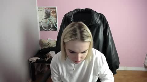 Snapshot of viktoria_lovely chatting on April 2026 11:15:01 AM viktoria_lovely online show from April 2026 11:15:01 AM