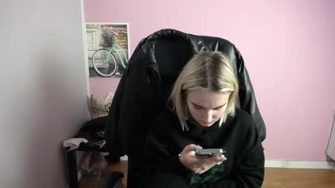 Snapshot of viktoria_lovely chatting on April 2026 06:29:02 AM viktoria_lovely online show from April 2026 06:29:02 AM