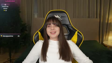 Snapshot of viktoria_storm chatting on December 2024 11:01:02 PM Alisa online show from December 2024 11:01:02 PM