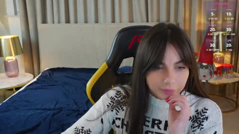 Snapshot of viktoria_storm chatting on January 2025 10:08:02 PM Alisa online show from January 2025 10:08:02 PM