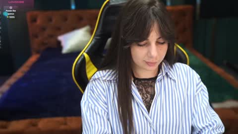 Snapshot of viktoria_storm chatting on January 2025 07:44:02 PM Alisa online show from January 2025 07:44:02 PM