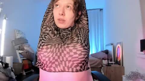 Vikky online show from November 2025 05:45:02 AM