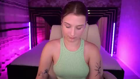 Snapshot of vikviklove chatting on June 2026 07:40:01 PM VikVikLove online show from June 2026 07:40:01 PM
