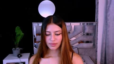 Snapshot of viky_evanss chatting on March 2026 05:31:01 PM viky_evanss online show from March 2026 05:31:01 PM