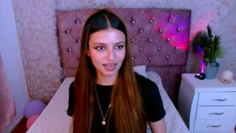 Snapshot of viky_evanss chatting on March 2026 06:35:02 PM viky_evanss online show from March 2026 06:35:02 PM