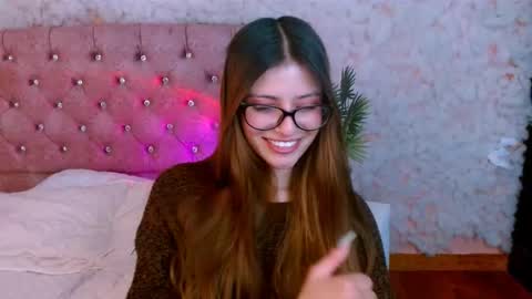 Snapshot of viky_evanss chatting on March 2026 07:31:01 PM viky_evanss online show from March 2026 07:31:01 PM
