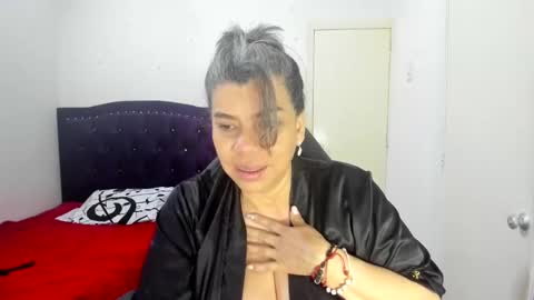VIKY ADAMS online show from September 2025 11:01:01 AM