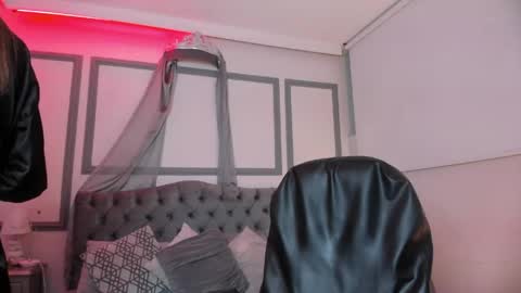 Victoria online show from April 2026 04:07:02 AM