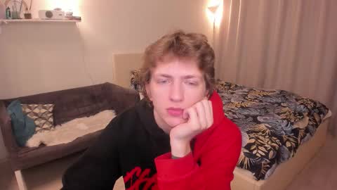 Dimoooooon online show from November 2025 09:28:01 PM