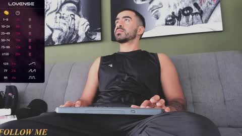 Snapshot of vince_colin chatting on April 2026 12:23:01 PM VINCE online show from April 2026 12:23:01 PM