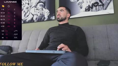 Snapshot of vince_colin chatting on April 2026 12:25:01 PM VINCE online show from April 2026 12:25:01 PM