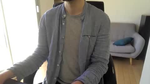 Snapshot of vince_du_80 chatting on April 2026 12:44:02 PM Vince online show from April 2026 12:44:02 PM