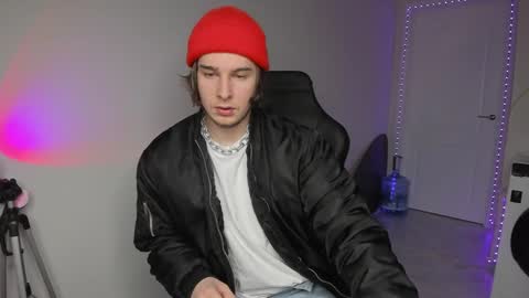 Snapshot of vincent__strong chatting on December 2024 10:02:02 AM Vincent Strong online show from December 2024 10:02:02 AM