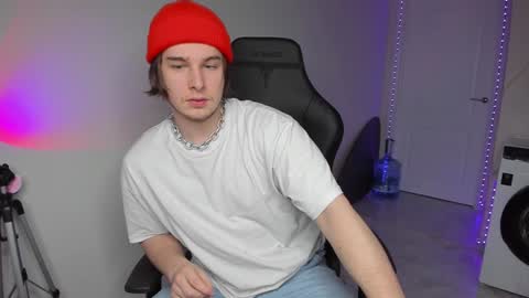 Snapshot of vincent__strong chatting on December 2024 01:20:02 PM Vincent Strong online show from December 2024 01:20:02 PM