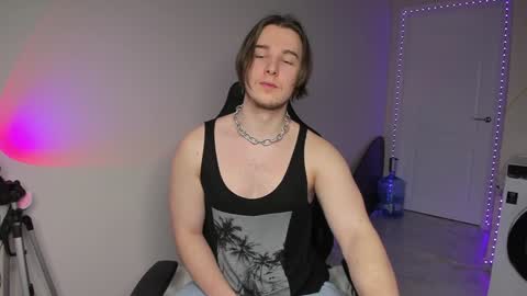 Snapshot of vincent__strong chatting on December 2024 08:05:01 AM Vincent Strong online show from December 2024 08:05:01 AM